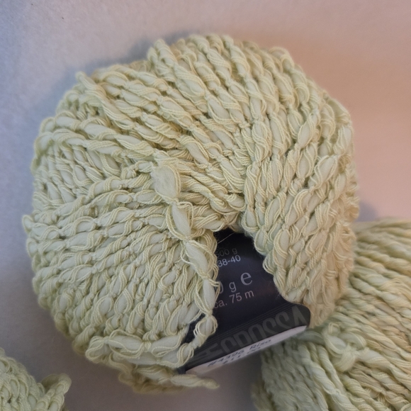 Lana Grasso Italian 4396 Riso Yarn in Light Yellow Green - Picture 8 of 10